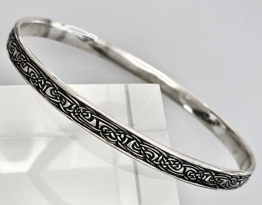 Flora Bangle
